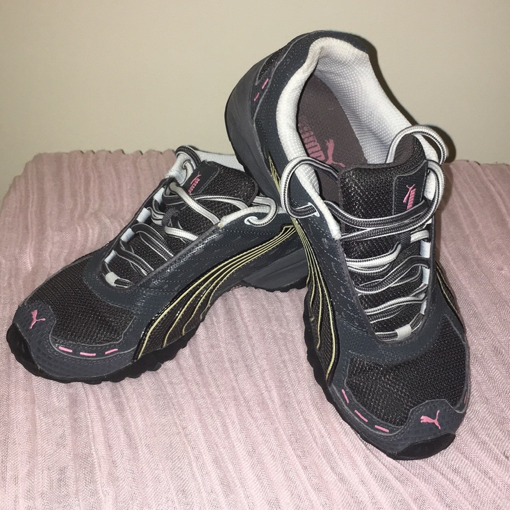 Puma grey +pink sneakers EUC